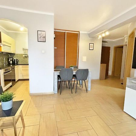 Apartamenty Bryza - Chelmonskiego - Parking - Centrum Swinoujscie Kültér fotó