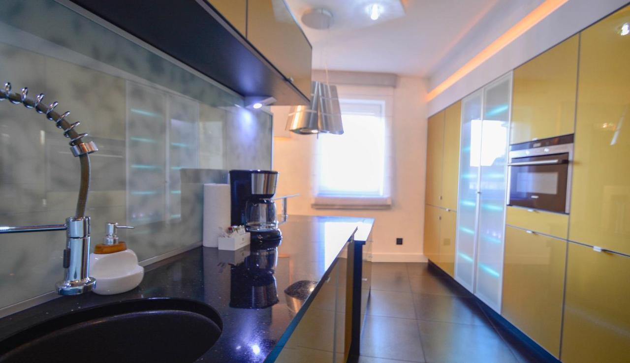 Apartamenty Bryza - Chelmonskiego - Parking - Centrum Swinoujscie Kültér fotó