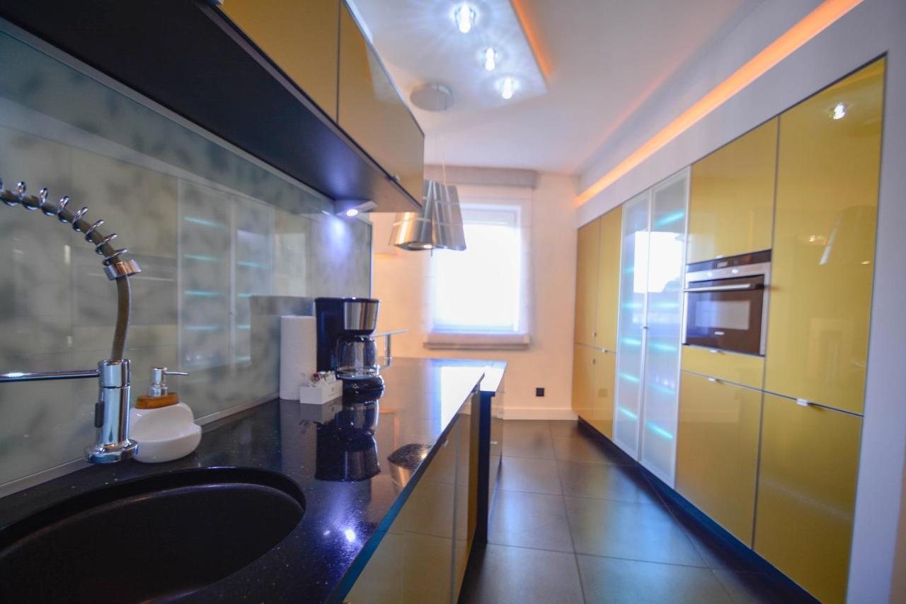 Apartamenty Bryza - Chelmonskiego - Parking - Centrum Swinoujscie Kültér fotó